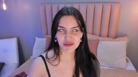 Alexa Thaylor online show from September 2025 03:39:01 PM