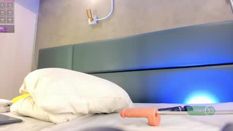 Alexa   online show from September 2025 09:53:02 PM