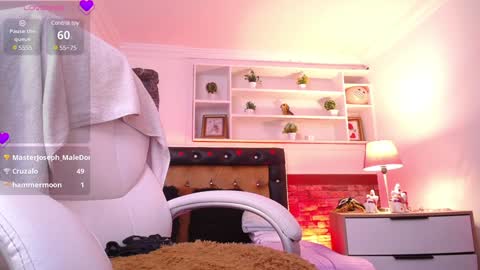 Snapshot of alexamoon__ chatting on December 2024 11:45:02 PM Alexa Moon online show from December 2024 11:45:02 PM