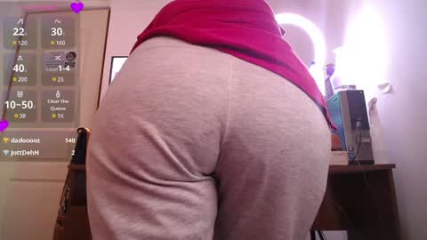 Snapshot of alexamoon__ chatting on January 2025 04:51:02 PM Alexa Moon online show from January 2025 04:51:02 PM