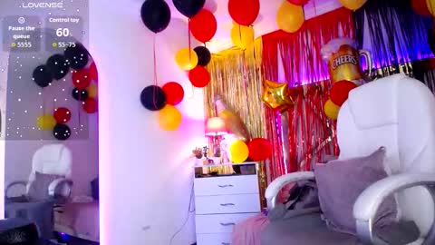 Snapshot of alexamoon__ chatting on October 2025 06:38:02 PM Alexa Moon online show from October 2025 06:38:02 PM