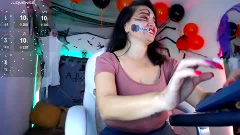 Snapshot of alexamoon__ chatting on October 2025 04:31:02 PM Alexa Moon online show from October 2025 04:31:02 PM