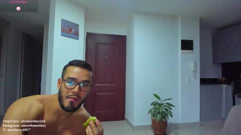 Onlyfansalexmartinezwb  Instagram alexwbmartinez  Twitter martinezcb937 online show from September 2025 10:43:01 PM
