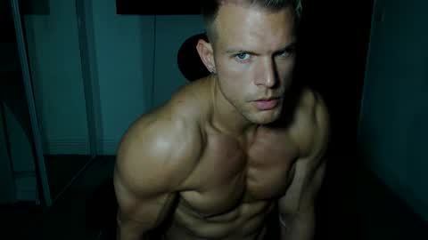 Snapshot of alexandersteelmuscle chatting on October 2025 06:46:02 PM Alexander Steel online show from October 2025 06:46:02 PM