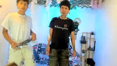 chicos hot online show from November 2025 02:50:01 PM