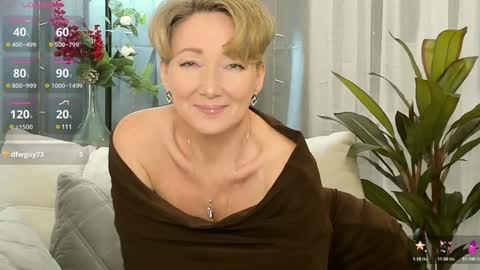 Alexandra online show from December 2024 01:02:02 PM