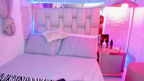 Alexandra Miller online show from December 2024 01:55:02 PM