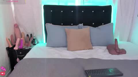 Alexandra novaa online show from March 2026 06:29:01 PM