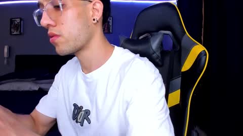 alexgiraldo__ online show from September 2025 02:42:01 PM