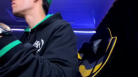 alexgiraldo__ online show from September 2025 12:10:01 PM