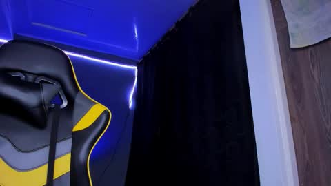 alexgiraldo__ online show from November 2025 07:07:01 AM