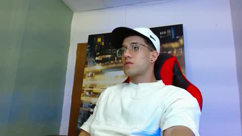 alexgiraldo__ online show from March 2026 05:29:01 AM