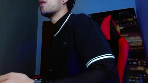 alexgiraldo__ online show from April 2026 12:50:02 PM