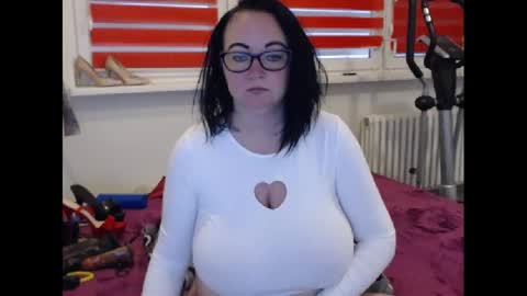 alexie33 online show from January 2025 11:56:02 AM