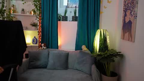 Alexis online show from September 2025 01:15:01 PM