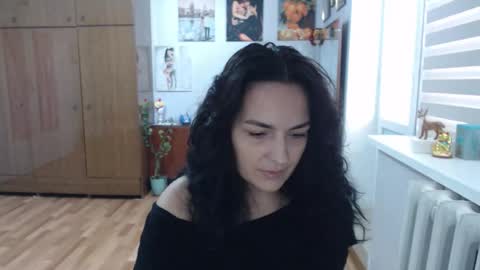 Snapshot of alexismillers chatting on September 2025 08:37:01 AM AlexisMillers online show from September 2025 08:37:01 AM