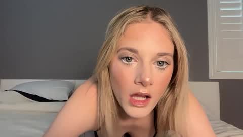 alexispaige06 online show from December 2025 06:56:01 PM