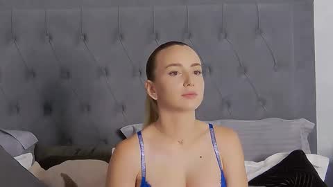 Snapshot of alexiswhiteee chatting on October 2025 07:29:01 AM Alexis online show from October 2025 07:29:01 AM