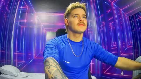 Alex online show from September 2025 07:19:02 PM