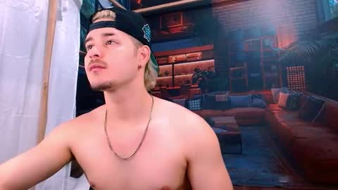 Alex online show from November 2025 07:16:02 PM