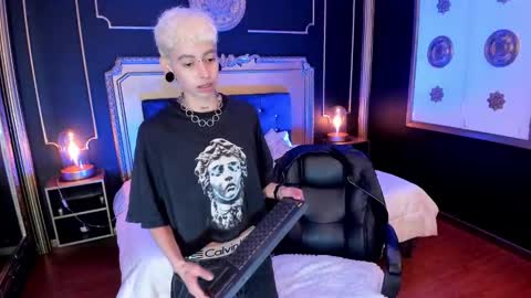 Alex online show from September 2025 07:47:01 PM
