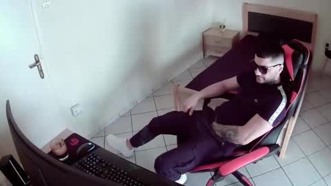 alexthepro00 online show from January 2026 01:16:02 PM