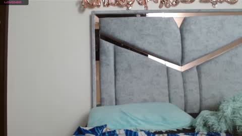 alex y luisa online show from December 2024 01:54:01 PM