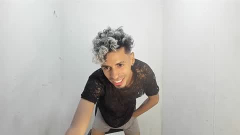 Snapshot of alexx_1214 chatting on October 2025 01:50:02 AM Alexx online show from October 2025 01:50:02 AM