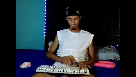 Snapshot of alexx_1214 chatting on October 2025 03:29:02 AM Alexx online show from October 2025 03:29:02 AM