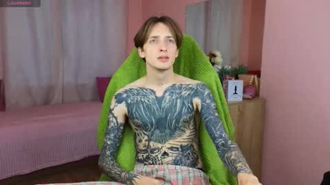 Snapshot of alexxone_ chatting on September 2025 12:38:02 PM Alex online show from September 2025 12:38:02 PM
