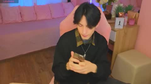 Snapshot of alexxone_ chatting on September 2025 12:18:01 PM Alex online show from September 2025 12:18:01 PM