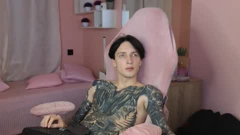 Alex online show from October 2025 04:30:02 PM