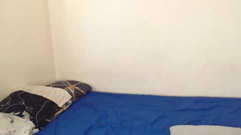 algiz_ online show from October 2025 04:51:01 PM