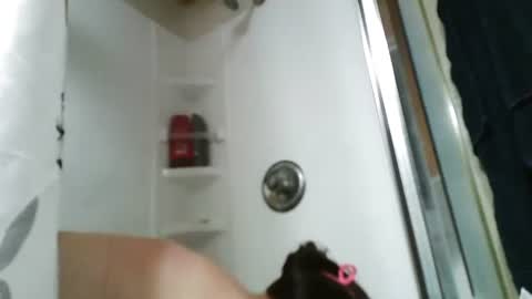 Snapshot of ali_tayler chatting on October 2025 10:19:01 PM ali_tayler online show from October 2025 10:19:01 PM