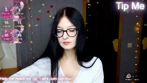 Alica online show from September 2025 11:45:01 AM