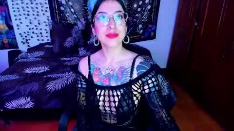 Snapshot of alice666f chatting on April 2026 04:48:01 PM ALiCE ROSE online show from April 2026 04:48:01 PM