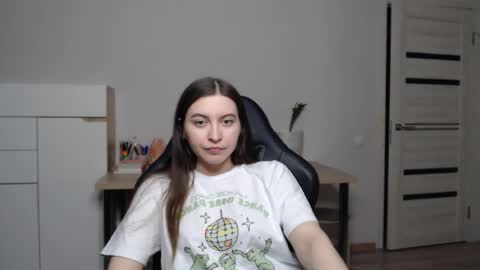 Snapshot of alice_________________________ chatting on March 2025 09:54:02 PM Alice online show from March 2025 09:54:02 PM