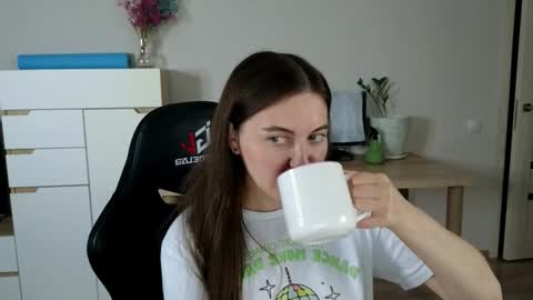 Snapshot of alice_________________________ chatting on September 2025 04:39:01 PM Alice online show from September 2025 04:39:01 PM