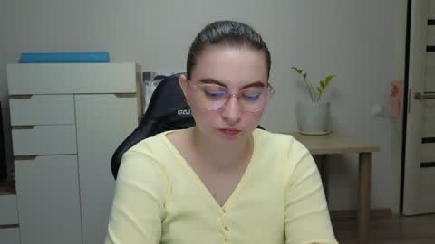 Alice online show from April 2026 08:42:02 PM