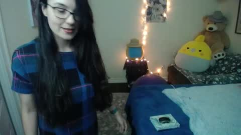 Alice Asks online show from October 2025 04:18:02 AM