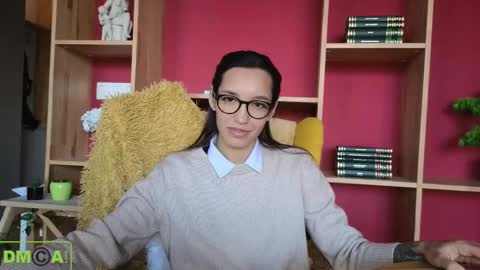 A R Y A  T I A online show from February 2025 02:13:02 PM