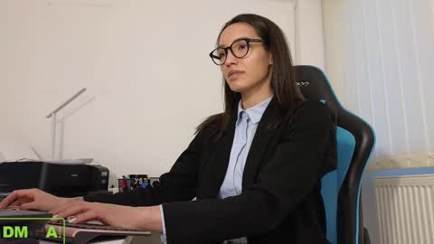 A R Y A  T I A online show from March 2025 04:21:01 PM