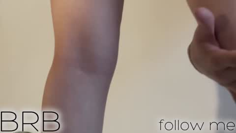 Snapshot of alice_bess chatting on January 2025 01:11:01 PM Alice.....Welcome to my room Lets get to know each other better and have an unforgettable time online show from January 2025 01:11:01 PM