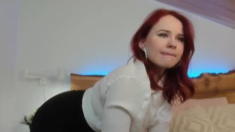 Snapshot of alice_bess chatting on February 2025 06:31:01 PM Alice.....Welcome to my room Lets get to know each other better and have an unforgettable time online show from February 2025 06:31:01 PM