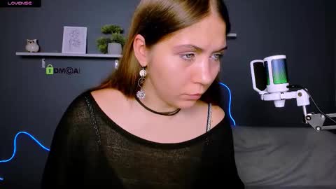alice_cold online show from September 2025 05:54:01 AM
