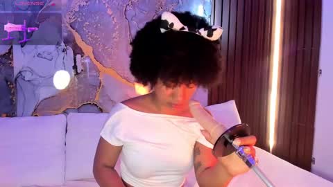 Mey online show from October 2025 09:23:01 PM