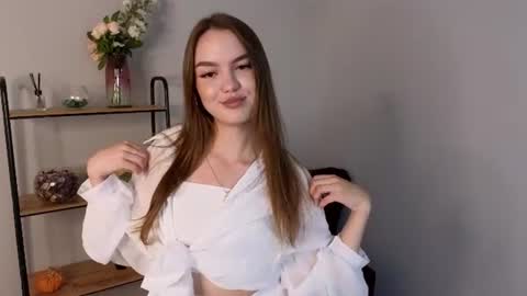 Snapshot of alice_hughes chatting on July 2026 11:41:01 AM Ani online show from July 2026 11:41:01 AM