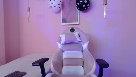 alice_in_hornyland_ online show from October 2025 08:06:02 PM