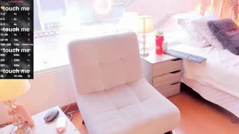 Snapshot of alice_levine chatting on September 2025 08:46:01 PM Alice online show from September 2025 08:46:01 PM