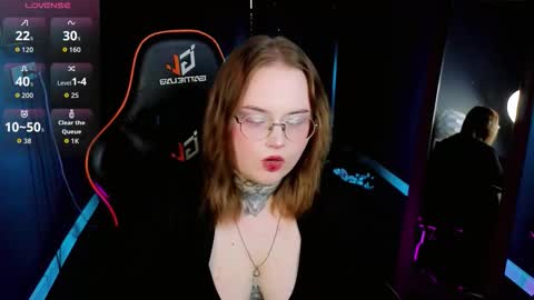 alice_linger online show from September 2025 03:33:01 PM